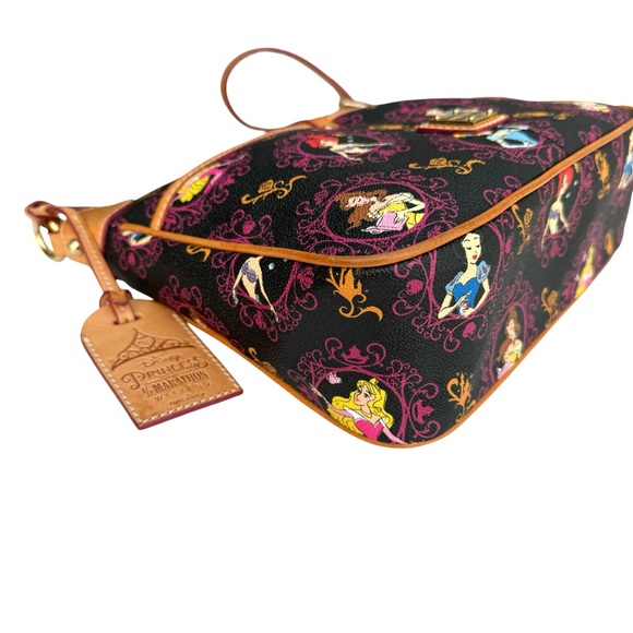 Disney Dooney & Bourke Limited Edition 2017 Half Marathon Princess Shoulder Bag - Picture 13 of 17